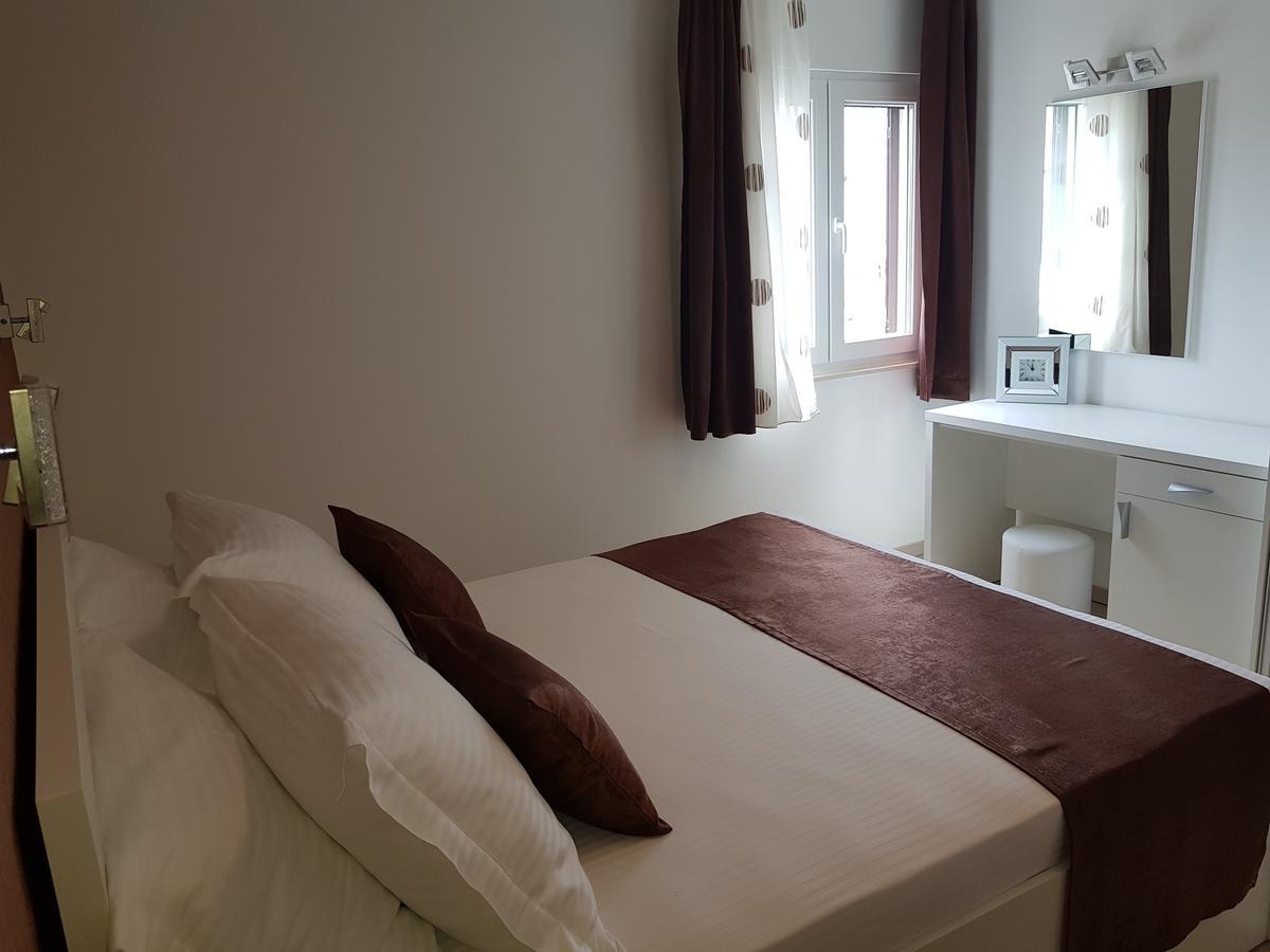Apartments Petricevic Podstrana Exterior foto