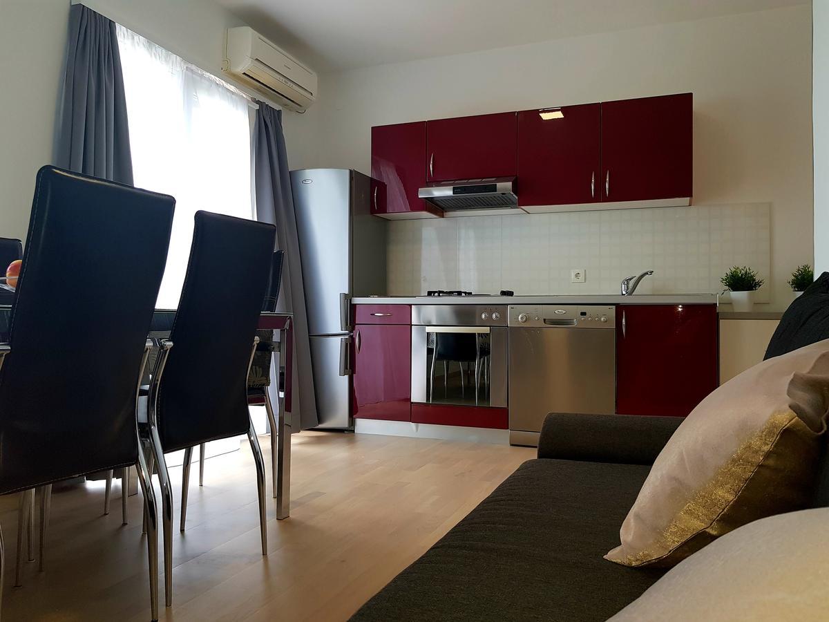Apartments Petricevic Podstrana Exterior foto